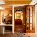 Apartman El Refugio & *